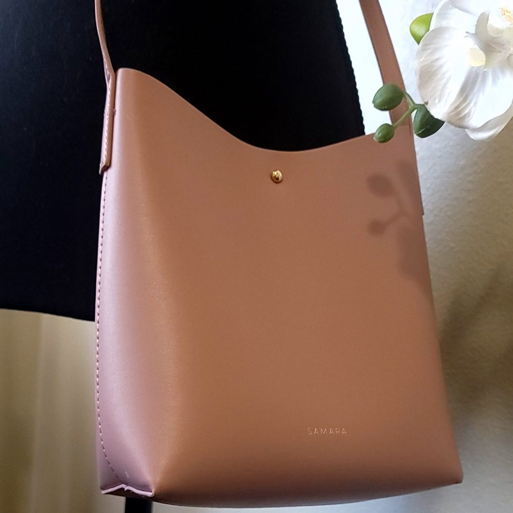 Bucket cross body bag